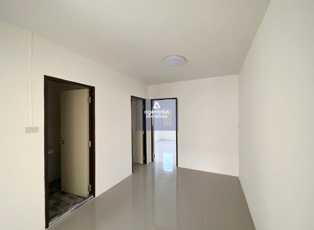 อาคารพาณิชย์ 2 ชั้น พัทยาปาร์คฮิลล์ ทำเลดี ตั้งอยู่ในโครงการพัทยาปาร์คฮิลล์ ถนนคสล. ใกล้แหล่งชุมชน เดินทางสะดวก รายล้อมด้วยสิ่งอำนวยความสะดวกครบ เหมาะสำหรับอยู่อาศัยหรือประกอบธุรกิจขนาดเล็ก