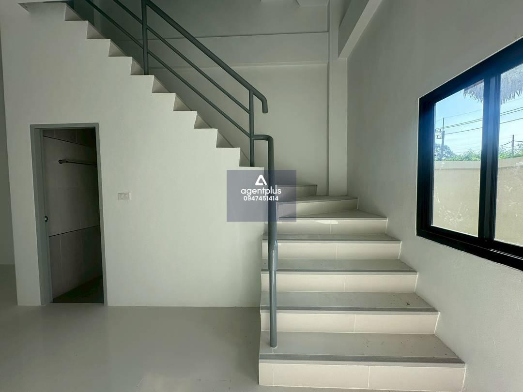 อาคารพาณิชย์สร้างใหม่ 4 ชั้น + ดาดฟ้า (รวม 5 ชั้น) ✨ พร้อมปล่อยเช่าแล้ว! ทำเลทองมาบประชัน  หน้าถนนใหญ่ กว้าง เด่น สะดุดตา