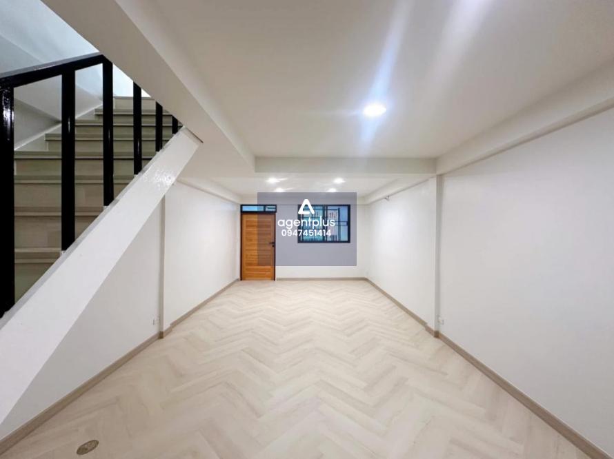 ทาวน์เฮาส์รีโนเวทใหม่ ใกล้ BTS บางจาก พร้อมเข้าอยู่