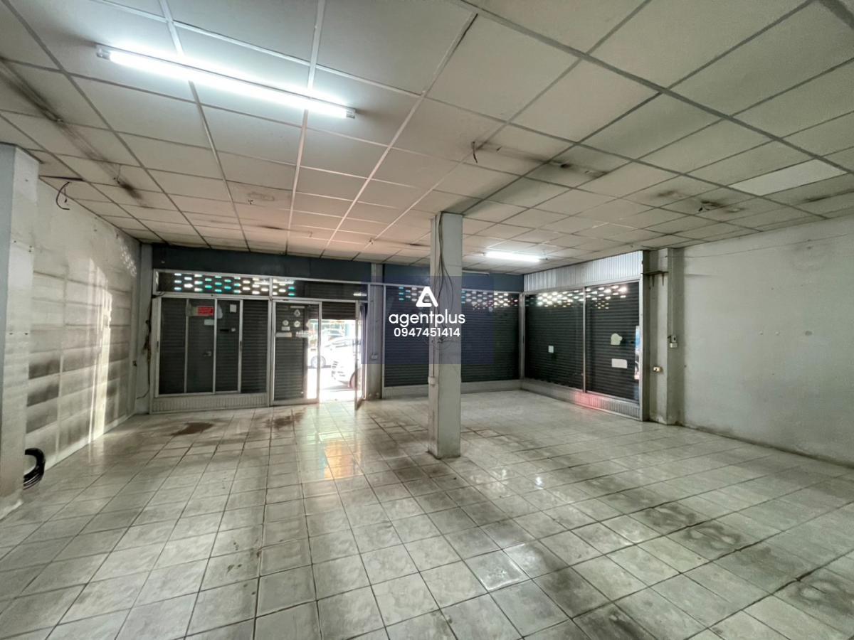 ปล่อยเช่าตึก 2 คูหา ทำเลดี สัตหีบ 