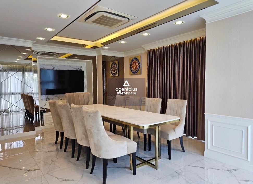 ขายด่วน หากใครกำลังมองหาออฟฟิศ พร้อมเข้าอยู่เลย แนะนำที่นี่ค่ะ อยู่หลังด้านหน้าในโครงการดิสทริค เอกมัย-รามอินทรา (DISTRICT EKKAMAI-RAMINTRA)