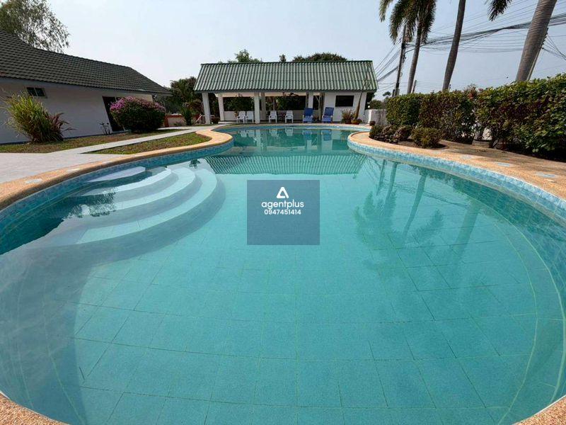 *ขายวิลล่าพร้อมสระว่ายน้ำส่วนตัวในพัทยา ใกล้สวนโลมาและทางด่วนพัทยา (สาย 7)