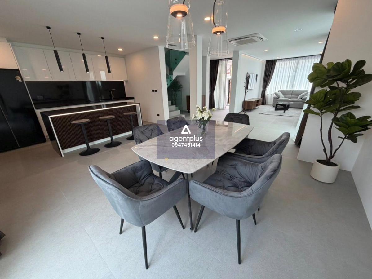 ให้เช่าบ้านพูลวิลล่า ทำเลวงศ์อมาตย์ ตรงข้ามปราสาทสัจธรรม 500 เมตรถึงหาด พัทยา