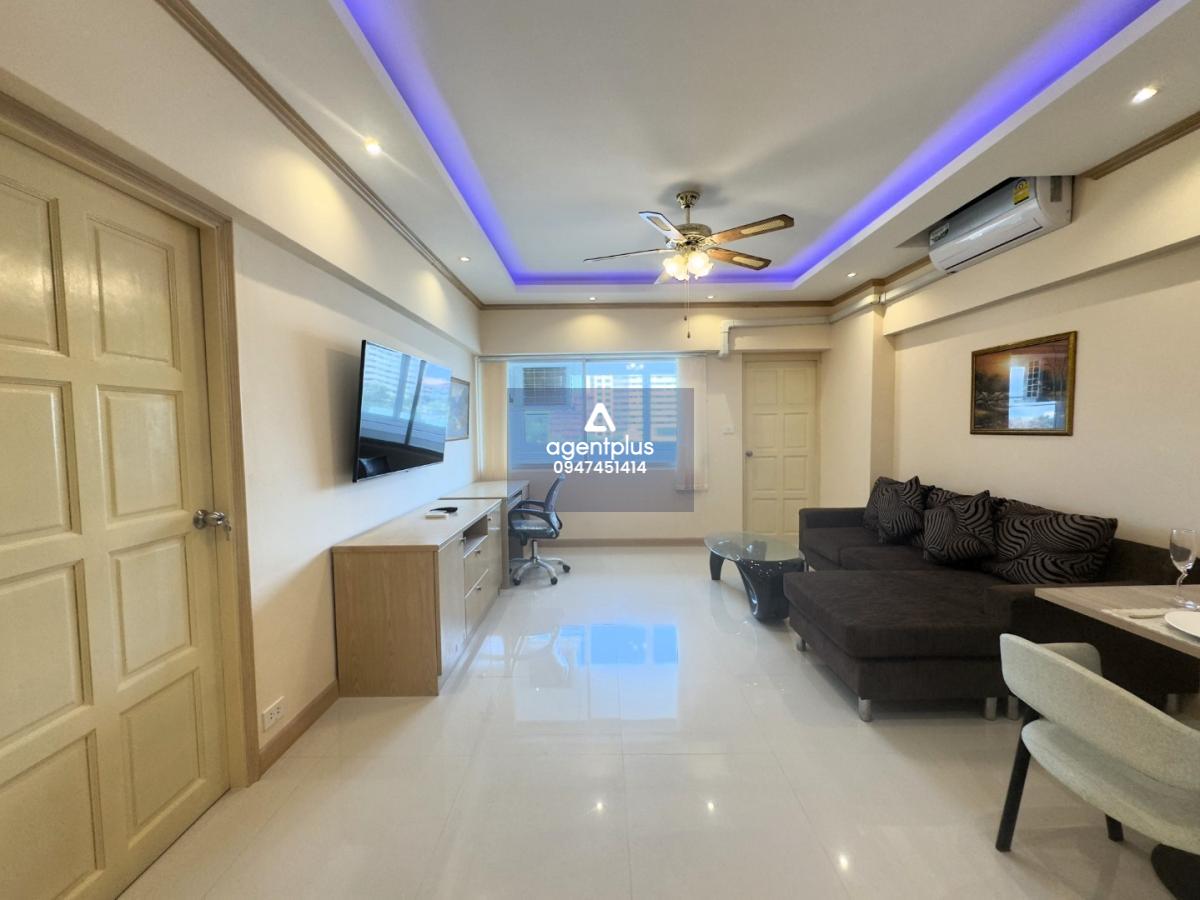 ห้องใหญ่สไตล์คอนโดหรูตกแต่งครบพร้อมอยู่ใจกลางเทพประสิทธิ์