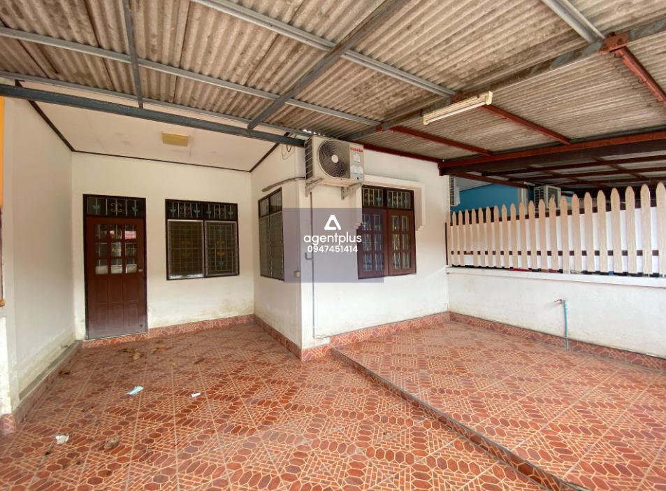 ทาวน์เฮ้าส์ชั้นเดียว ทำเลดีโครงการใกล้ถนนทล.36 เดินทางเข้า-ออกสะดวก โครงการบ้านสวนแก้ว แม็คโคร ระยอง