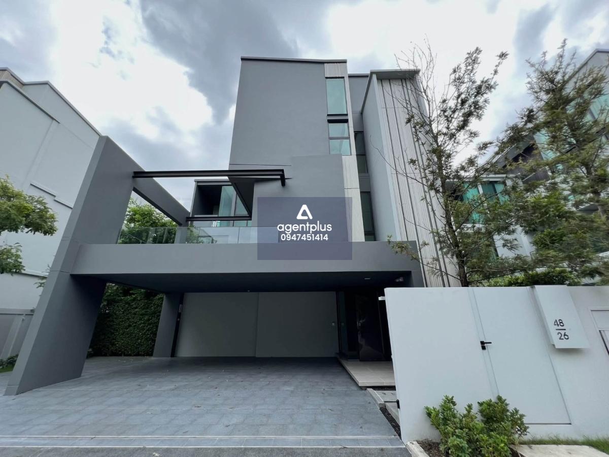 ให้เช่าบ้านเดี่ยว 4 ห้องนอน กรุงเทพกรีฑา  3 ชั้น พร้อมลิฟต์ส่วนตัว