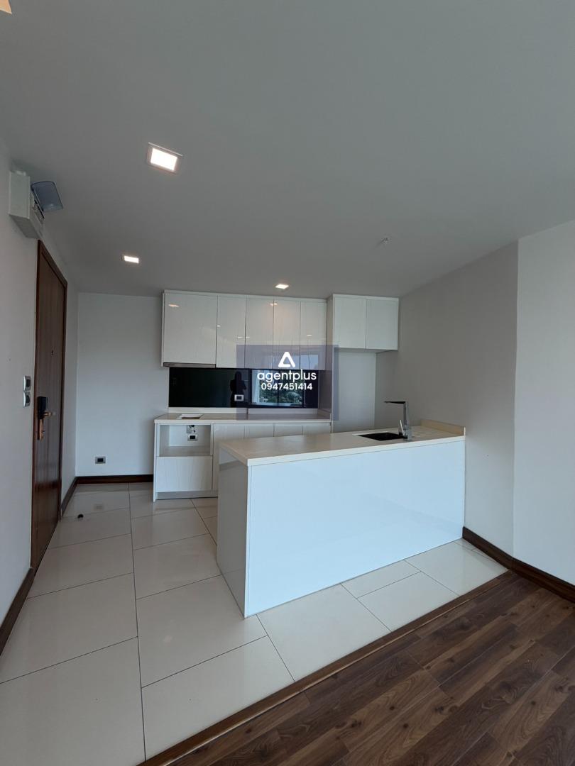 ขายThe Peak Towers | Pratumnak Hill, Pattaya วิวเมือง ทำเลดี