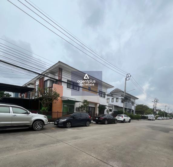 ขายบ้านเดี่ยว 2 ชั้น หมู่บ้านดิเอ็นเทอร์  อยู่บนทำเลศักยภาพ ถนนกาญจนาภิเษก 39 แยก 10 ใกล้นิคมอัญธานี