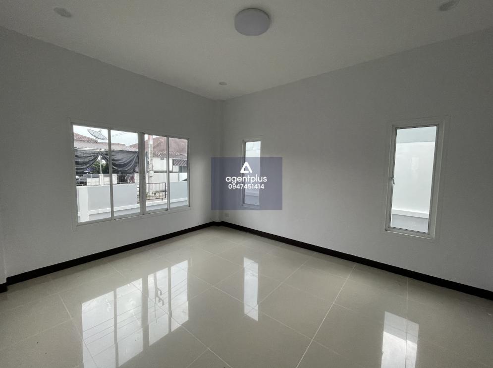 บ้านเดี่ยวชั้นเดียว ทำเลอยู่ในแหล่งชุมชน โครงการพิณสิริ ปลวกแดง