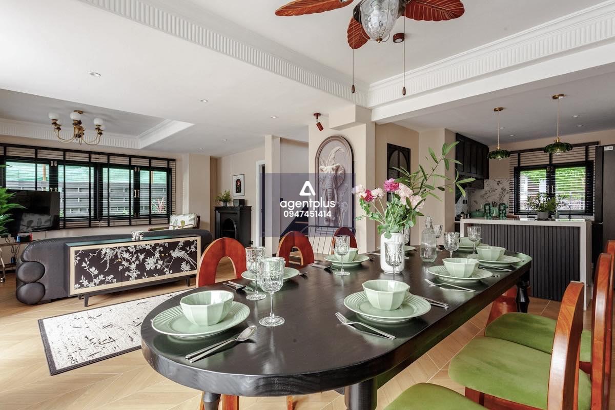 ขายวิลล่าหรูติดชายหาด 5ห้องนอน พัทยา | Rare Beachfront Villas ใกล้ตลาดไนท์มาร์เก็ต