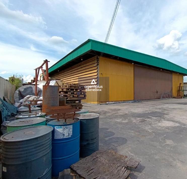 โกดัง-โรงงาน 600ตารางเมตร พร้อมออฟฟิศ บ้านพักคนงานพร้อม ติดถนนใหญ่ให้เช่า กระจายสินค้าออกได้เหนือใต้ออกตก บางปะอิน