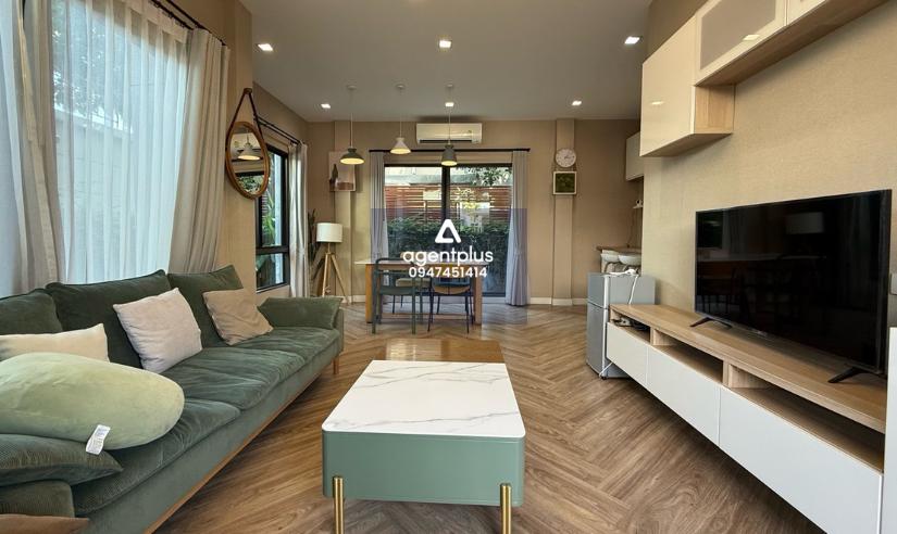 ขาย/เช่า บ้านเดี่ยวหลังริม ตกแต่งสวย ทำเลใกล้รถไฟฟ้า 