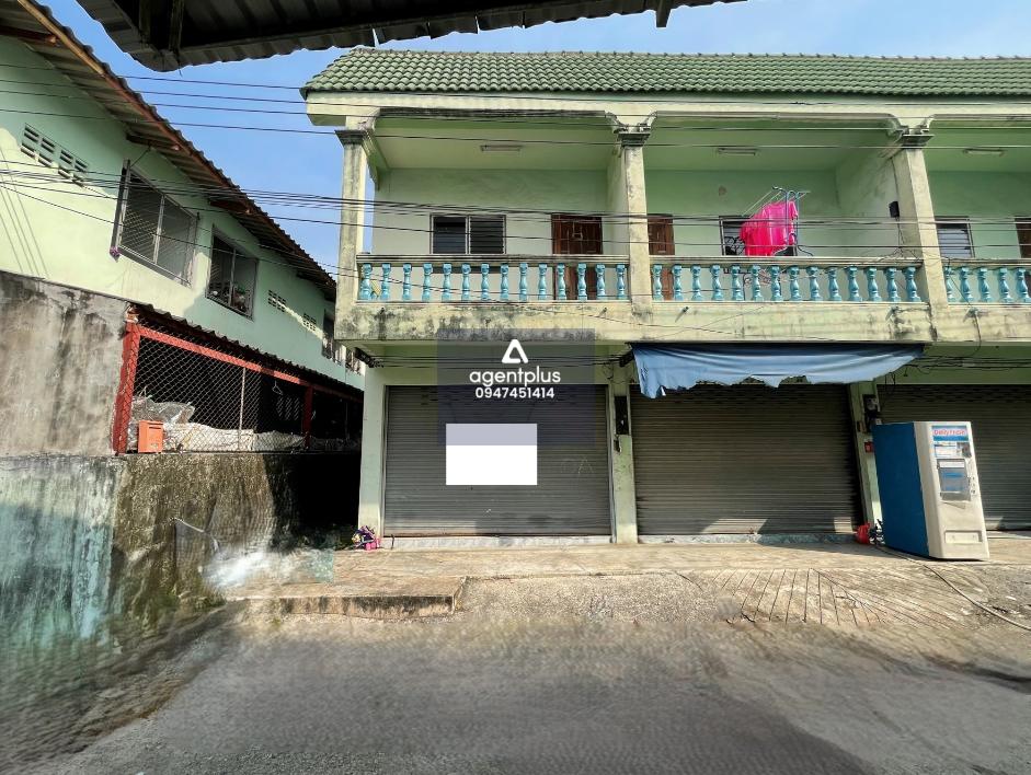 อาคารพาณิชย์ 2 ชั้น โครงการเมืองแลนด์ แอนด์ เฮ้าส์ 6 ชลบุรี ติดถนนเครือสหพัฒน์ เดินทางเข้า-ออกสะดวก