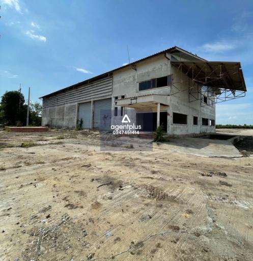 ขาย / ให้เช่า โกดัง โกดัง 4 ไร่ ติดถนนใหญ่