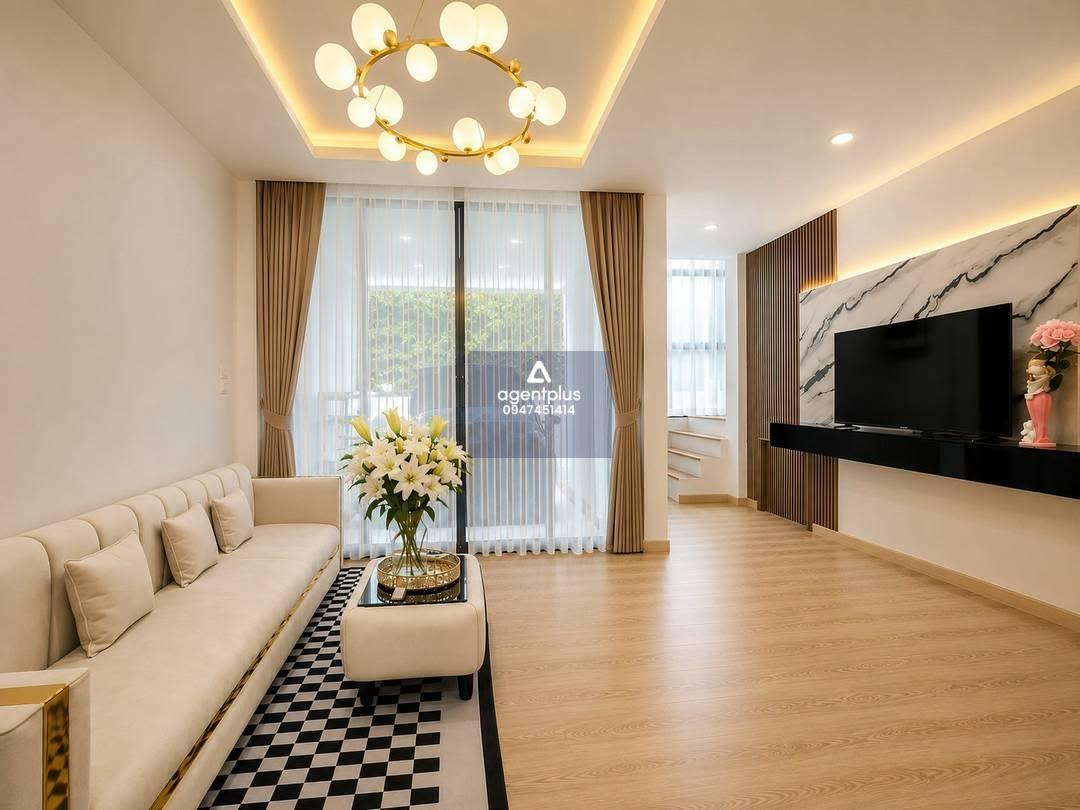  ให้เช่าทาวน์โฮม 4 ห้องนอน พัทยาเหนือ ใกล้สุขุมวิท ใกล้โรงเรียนมารีวิทย์ พร้อมเข้าอยู่