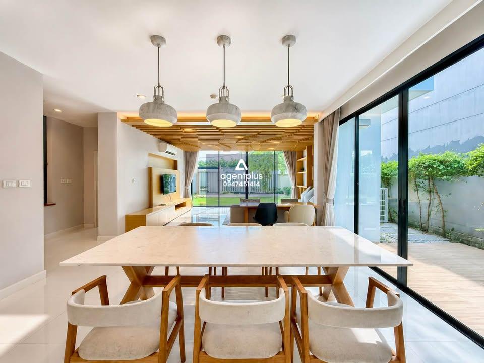 ขายบ้านหรู Modern Luxury 3 ห้องนอน นาจอมเทียน ใกล้ทะเล พร้อมเข้าอยู่