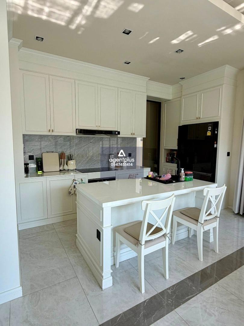 ขาย บ้านเดี่ยวหลังมุม พื้นที่ข้างบ้านเยอะมาก บรรยากาศดี เงียบสงบ  