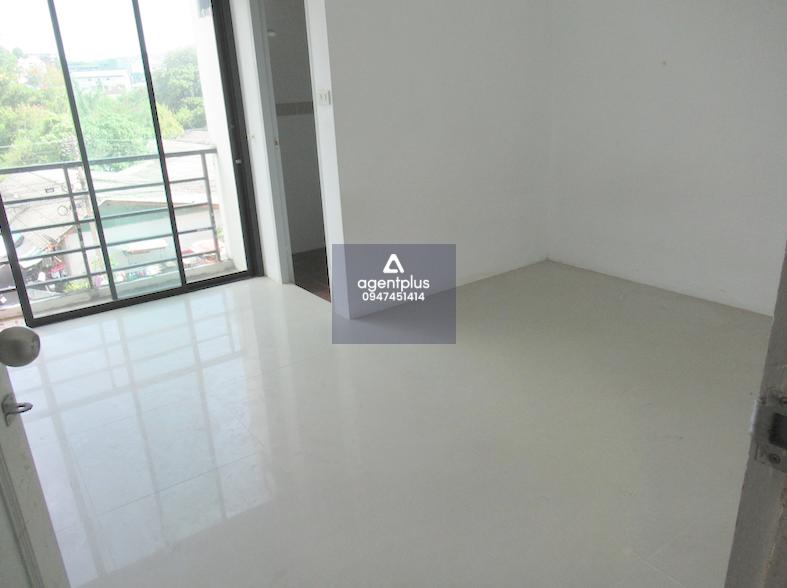 อาคารพาณิชย์ 4 ชั้น ภายในแบ่งพื้นที่เป็นสัดส่วน เหมาะสำหรับประกอบธรุกิจที่พักและสำนักงาน ทำเลดี การคมนาคมสะดวก โครงการทรัพย์แสนล้าน 2 ป่าตอง