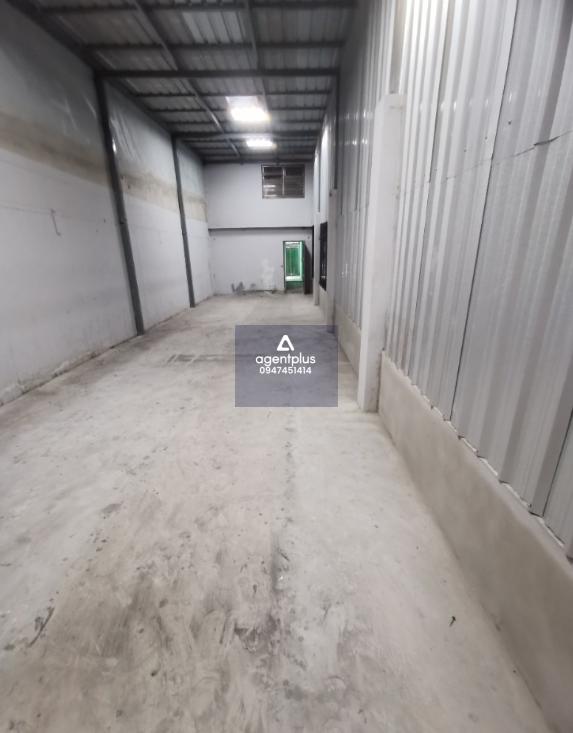 ให้เช่า โรงงาน โกดัง ออฟฟิศ ชั้นล่างของตึกแถว 3.5ชั้น 33ตรว สำเพ็ง2 เอกชัย76 หมู่บ้านเอสเค (SK76) MRTหลักสอง, กาญจนาภิเษก, กัลปพฤกษ์