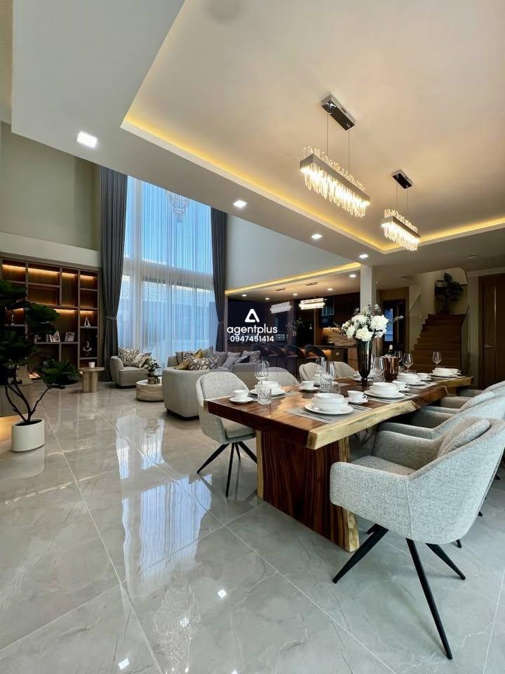 *ขาย วิลล่า หรูโครงการใหม่ พร้อมอยู่  โซนสยามคันทรีคลับ 