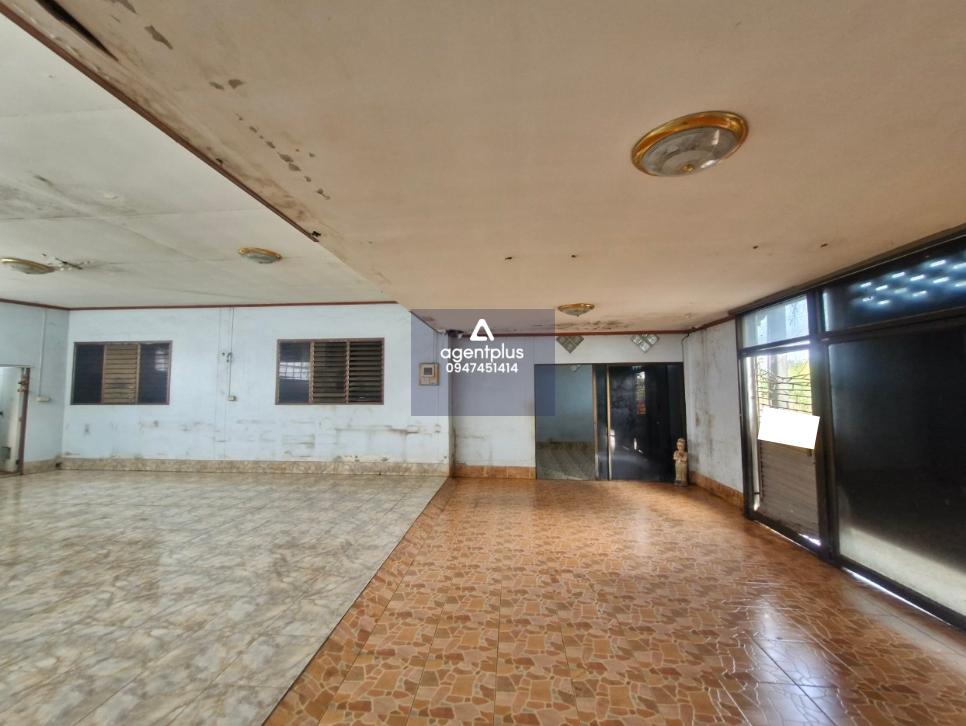 ทาวน์เฮ้าส์ชั้นเดียว ติดซอยบ้านบึง-แกลงซอย 9 ตั้งอยู่ใกล้แหล่งชุมชน การคมนาคมสะดวก