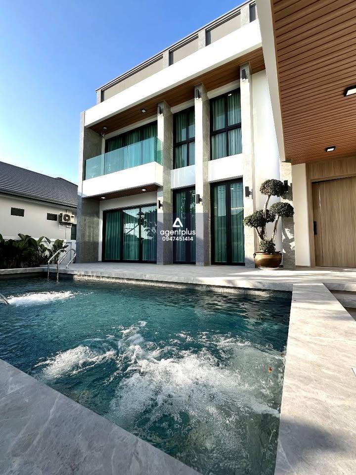 *ขาย วิลล่า หรูโครงการใหม่ พร้อมอยู่  โซนสยามคันทรีคลับ 