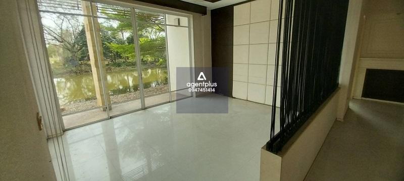 บ้านเดี่ยว 2 ชั้น โครงการเลคการ์เด้นท์โฮม ห่างจากถ.ขุมทองลำต้องติ่งเพียง 2.8 กม. การคมนาคมสะดวก สาธารณูปโภค