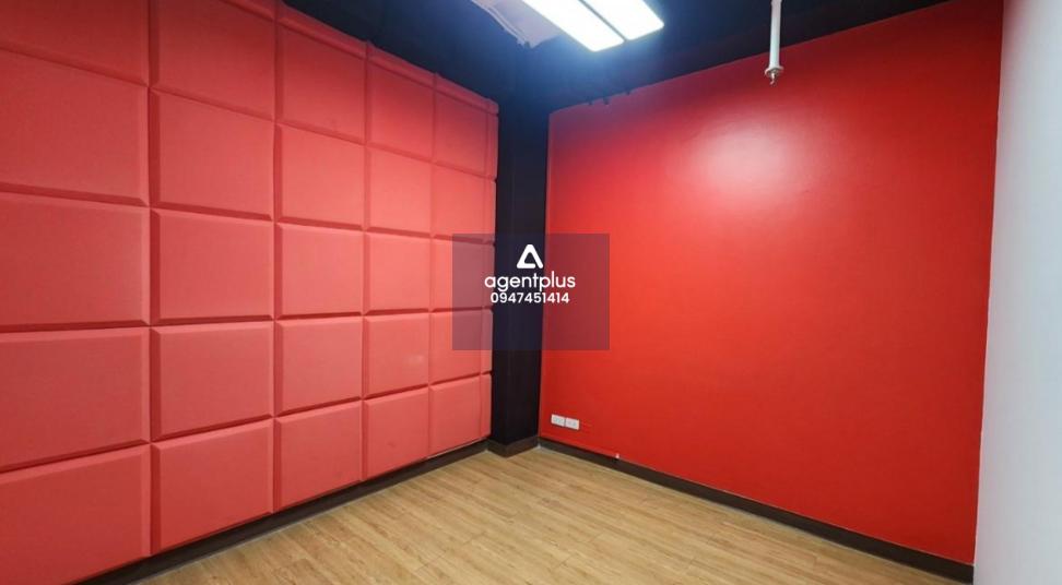 ออฟฟิสให้เช่า ใจกลางสุขุมวิม อโศกทาวเวอร์ การเดินทางแสนสะดวกสบาย ใกล้แหล่งอำนวยความสะดวกมากมาย เหมาะมาก สำหรับผู้ที่เพิ่งเปิดบริษัทใหม่ หรือ ธุรกิจออนไลน์ต่างๆ