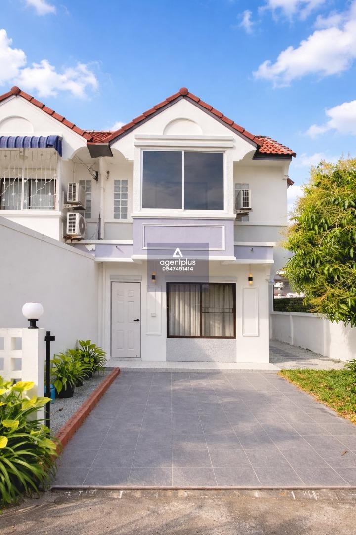 ทาวน์เฮ้าส์ 2 ชั้น หลังริม รีโนเวทใหม่ พร้อมอยู่ ซอยสยามคันทรีคลับ พัทยากลาง