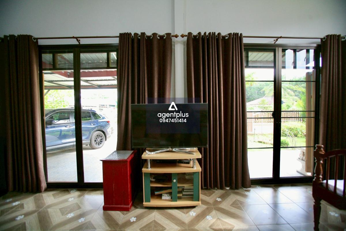 บ้านเดี่ยวชั้นครึ่ง ทำเลดี มีการต่อเติมและปรับปรุงใหม่บางส่วน พร้อมอยู่ ห่างชายหาด 10 นาที ระยอง