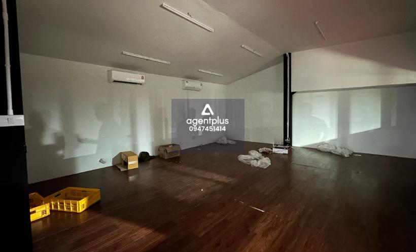 ให้เช่าโกดัง นวลจันทร์21 ขนาด 900 ตรม. รถเทรลเลอร์เข้าออกได้