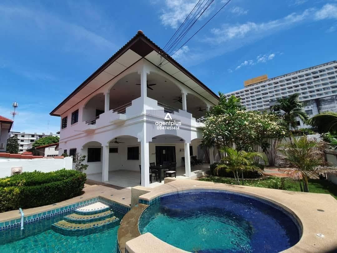  ให้เช่าบ้าน 4 ห้องนอนพร้อมสระส่วนตัว พัทยา ใกล้หาดจอมเทียน