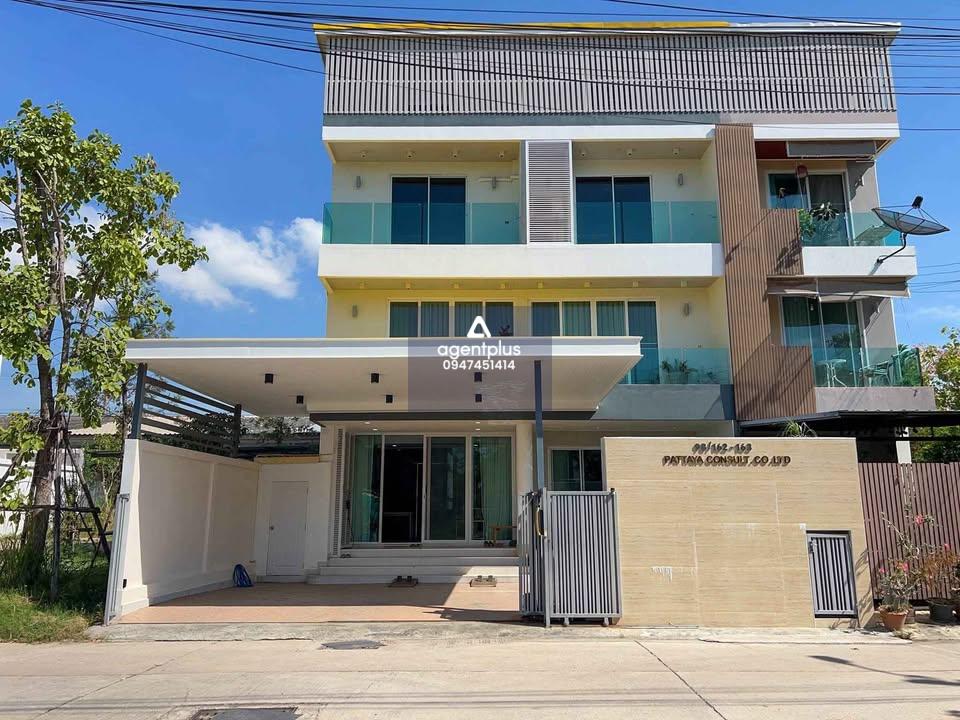 *ขายทาวน์โฮม 3 ชั้น พร้อมสระว่ายน้ำส่วนตัว – พัทยาใต้ 