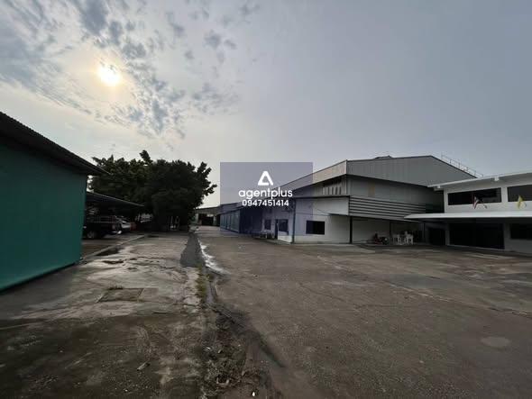 *ขายโรงงานผลิตและขึ้นรูปชิ้นงานจากเม็ดพลาสติก (พร้อมดำเนินการต่อได้ทันที) ศรีราชา ชลบุรี