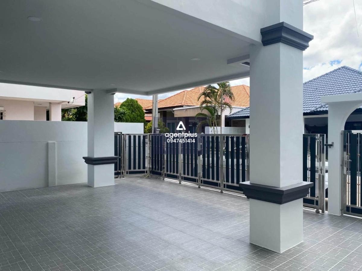 ขายบ้านแฝด 2 ชั้น 3 ห้องนอน สยามคันทรีคลับ พัทยา  บ้านรีโนเวท พร้อมเฟอร์ครบ