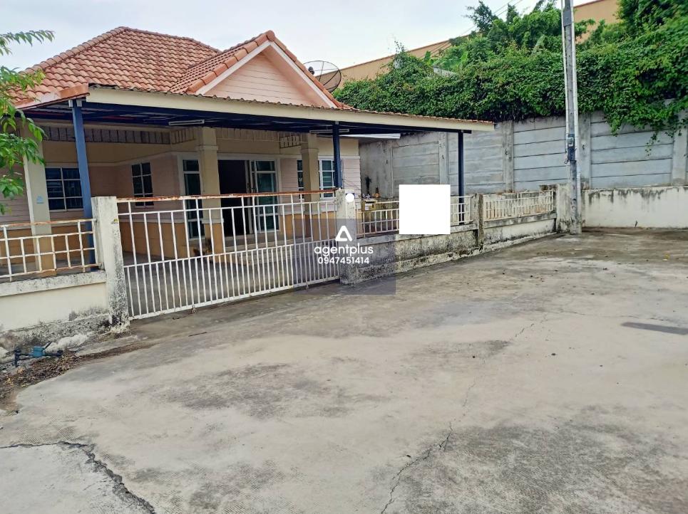 บ้านเดี่ยว โครงการบ้านศศิธร 21 ระยอง ทำเลดี ติดถนน เดินทางเข้า-ออกสะดวก อยู่ใกล้แหล่งชุมชน