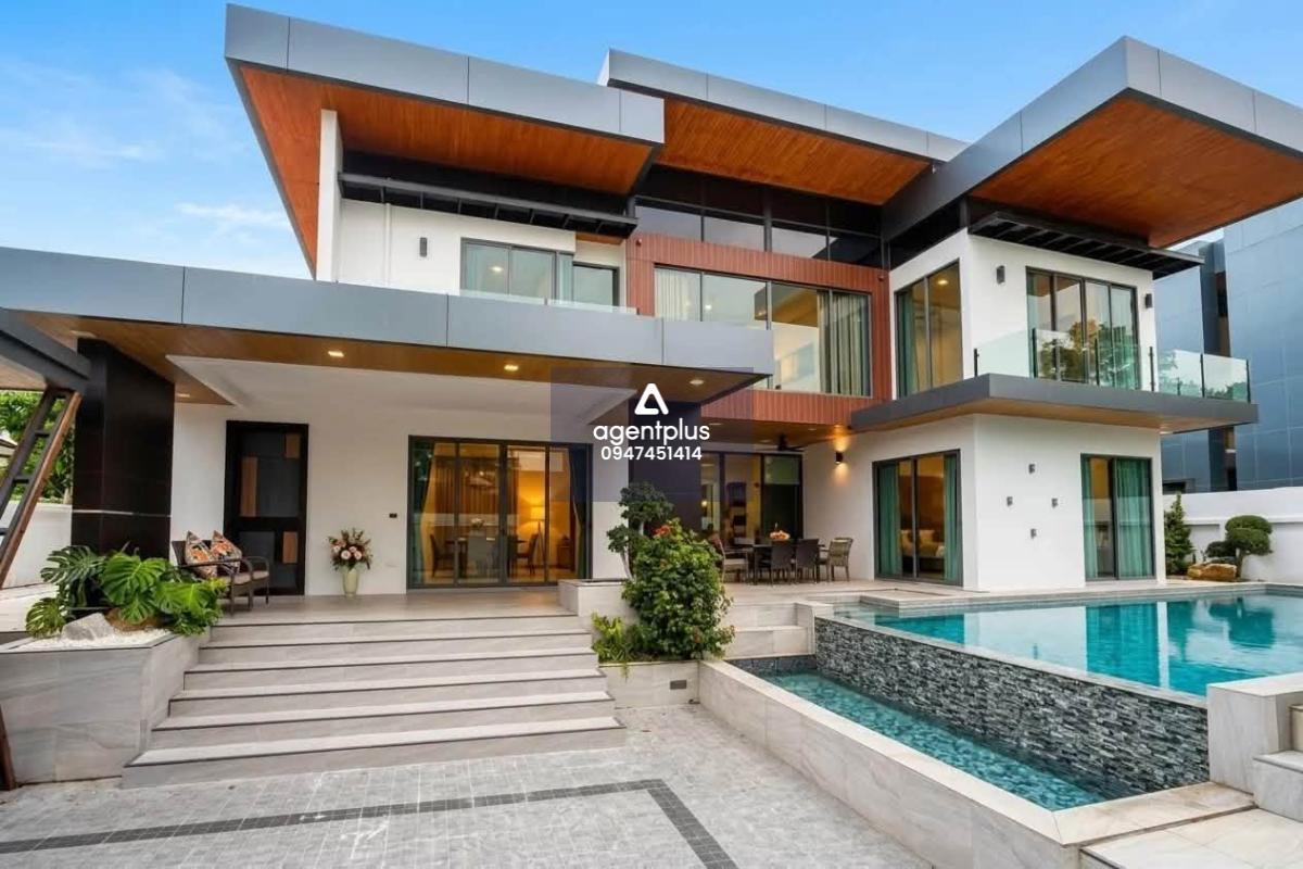  ขาย/ให้เช่าบ้านเดี่ยว 4 ห้องนอน พร้อมสระว่ายน้ำส่วนตัว ใกล้โรงเรียนนานาชาติ พื้นที่กว้างขวาง มีห้องทำงาน