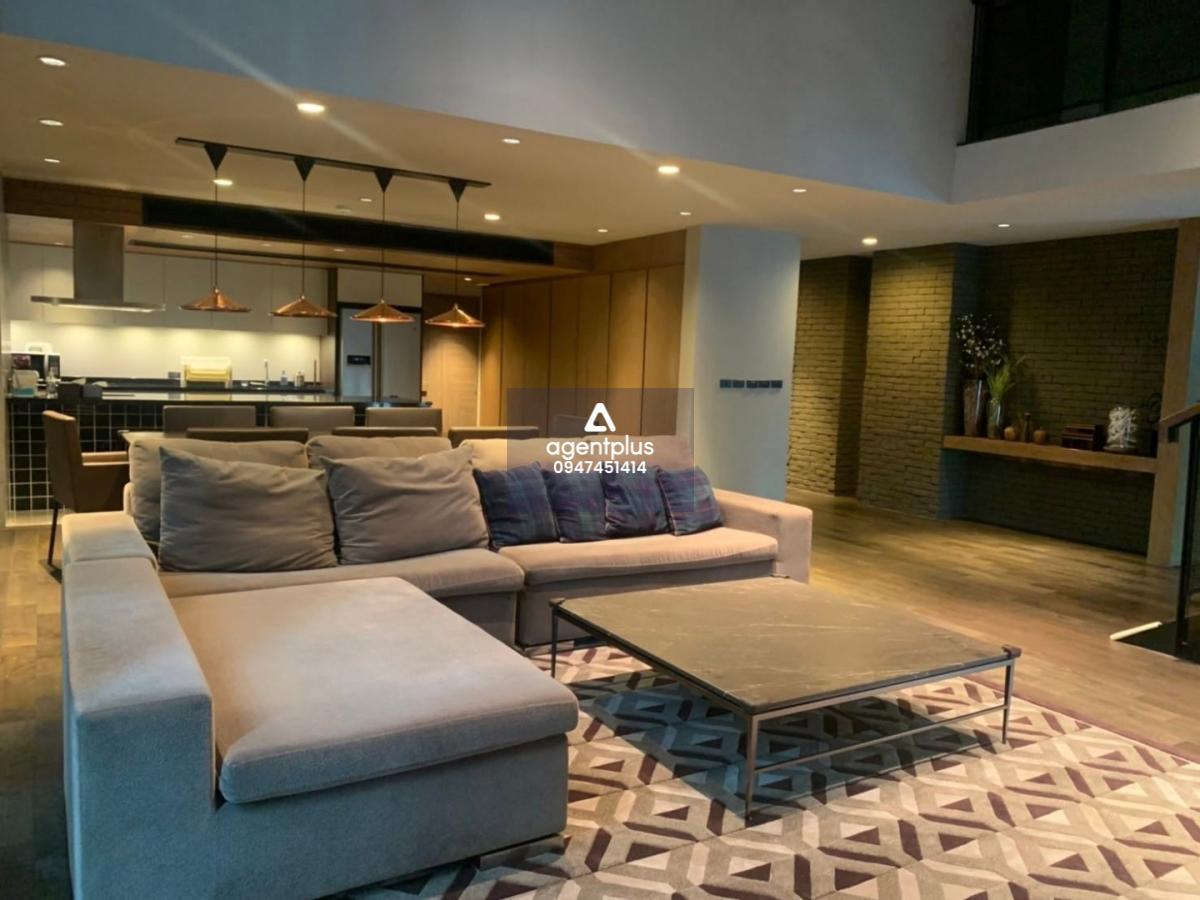 ให้เช่าคอนโด Duplex 3 ห้องนอน ใกล้ BTS อโศก / MRT สุขุมวิท เฟอร์ครบ พร้อมเข้าอยู่