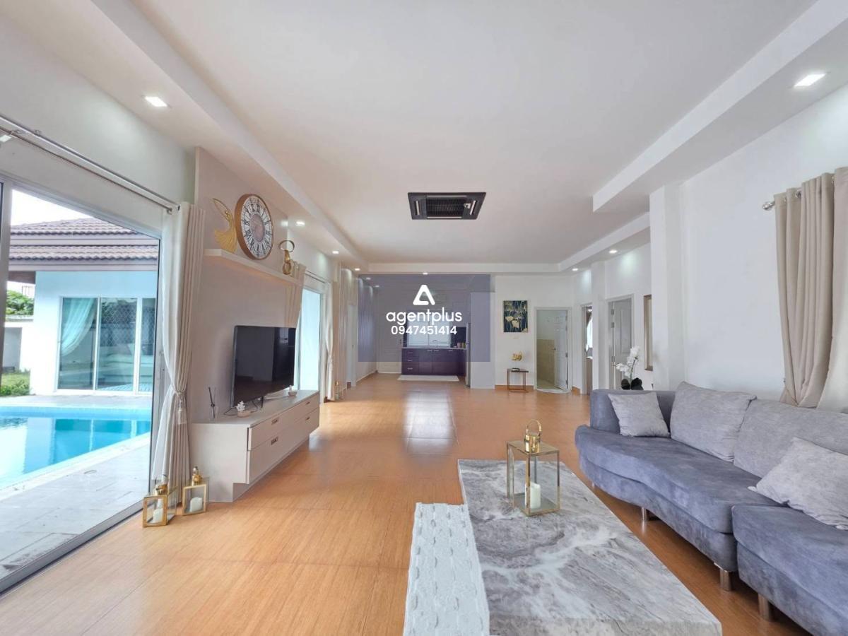 ขายพูลวิลล่าห้วยใหญ่มีทั้งหมด 15 หลัง ห่างชายหาดนาจอมเทียน 12 นาที