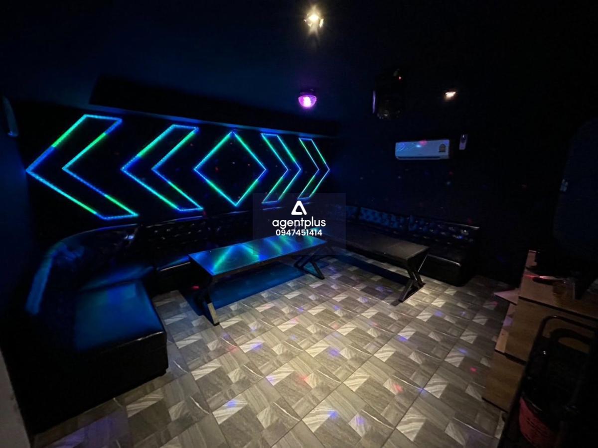 *ขายกิจการร้านบาร์ ติดถนนช้างคลาน ทำเลใจกลางเมือง ตรงข้ามโรงแรมดิเอ็มเพลส เชียงใหม่