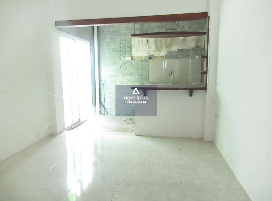 ทาวน์เฮ้าส์ชั้นเดียว ทำเลดีใกล้ถนนดำรง และตั้งอยู่ใกล้สิ่งอำนวยความสะดวก โครงการณัฐกมลดำรง 2 เมืองภูเก็ต