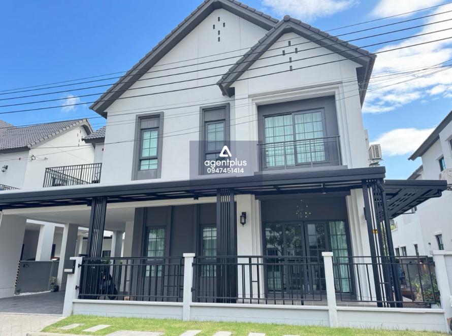 ขาย/เช่า บ้านเดี่ยวหรู Centro บางนา ติดเมกา บางนา พร้อมเข้าอยู่