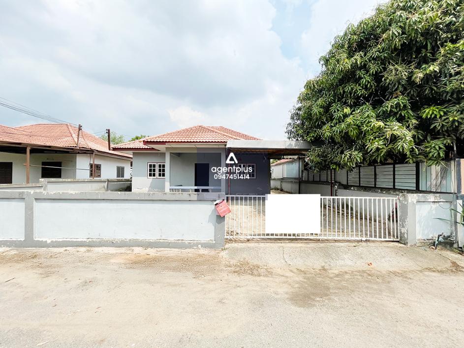 บ้านเดี่ยวชั้นเดียว โครงการบ้านไข่มุก 2 ชลบุรี ติดถนนสายอ่าวอุดม-ปากร่วม (ชบ.1032) เดินทางสะดวก ทรัพย์อยู่ในย่านชุมชน สาธารณูปโภคครบครัน