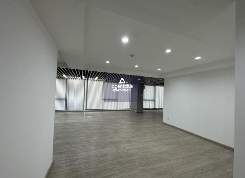 ให้เช่าพื้นที่สำนักงาน อาคาร ไนซ์ 2 ขนาด 90-200 ตรม 5 นาที จาก MRT สุทธิสาร