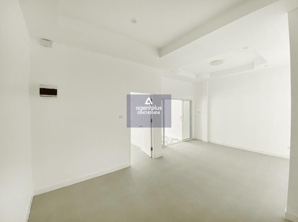 มิ่งพระจอม วิลล์ ระยอง ทาวน์เฮ้าส์ชั้นเดียว ทำเลในแหล่งชุมชน ถนนแหลมกระทือ ห่างจากถนนสุขุมวิล(ทล.3) ประมาณ 1.2 กม.