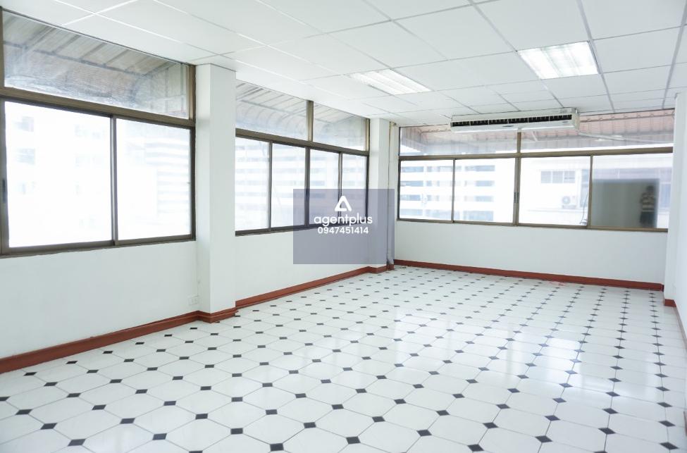ออฟฟิศ สำนักงานให้เช่า สีลม สุรวงศ์ 65-130 ตรม (เดินทางสะดวก ใจกลางเมือง ราคาย่อมเยา)
