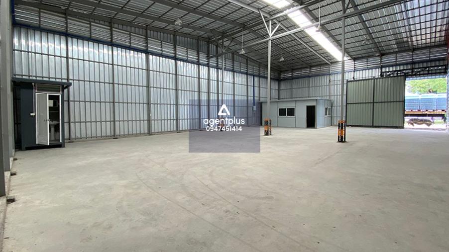 *ให้เช่าโกดังว่าง ราคาถูก โรงงาน หนองจอก ติดขนส่ง 