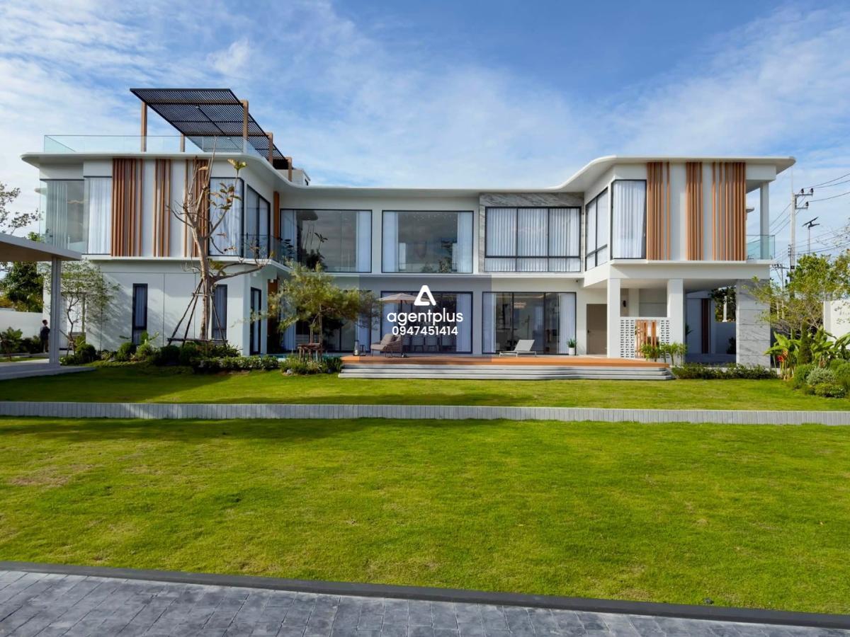 ขายพูลวิลล่าหรู 5 ห้องนอน มาบประชัน พัทยา พร้อมลิฟต์ส่วนตัว Rooftop & Jacuzzi