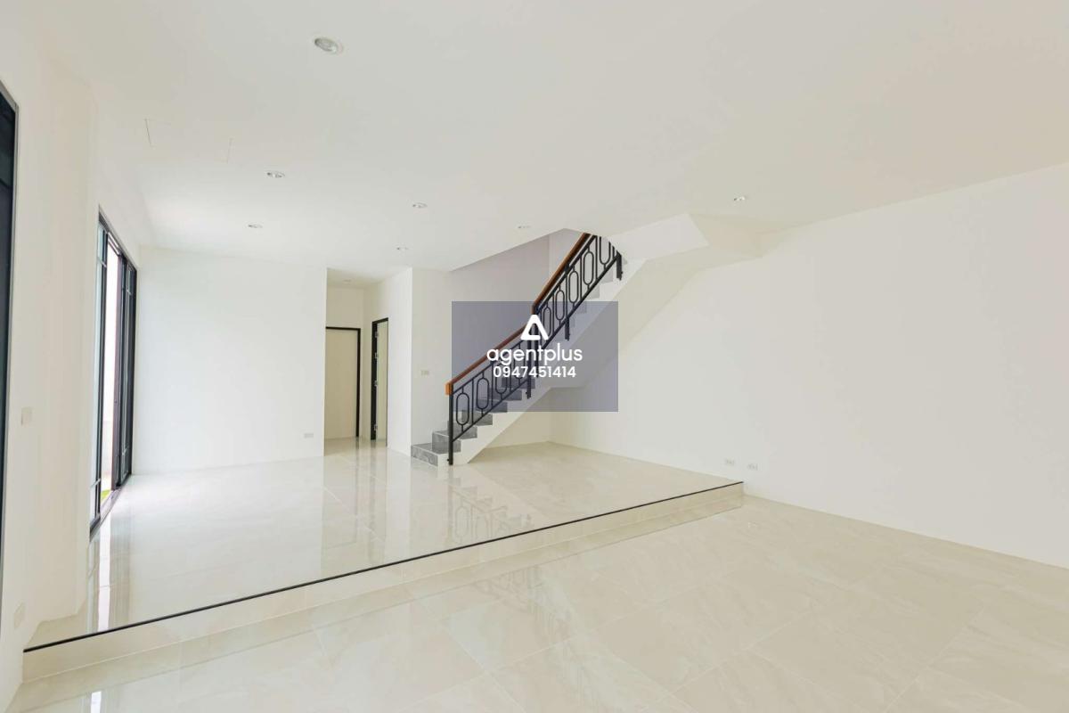 บ้านแฝดพรีเมี่ยม 2 ชั้น พิกัดซอยบุญสัมพันธ์ 6 ( ซอยเขาน้อย ) ทำเลหลักเมืองพัทยา Glam พัทยา