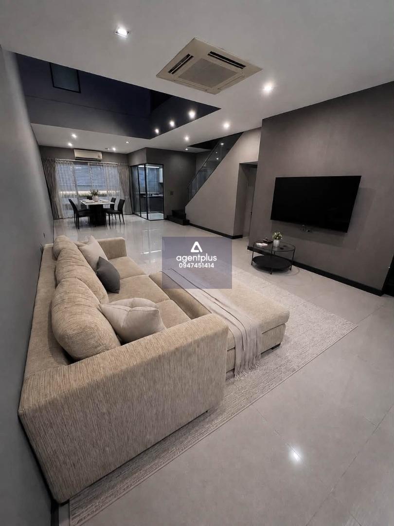 ขาย/ให้เช่า ทาวน์โฮมหรู 3 ห้องนอน เอกมัย รามอินทรา เฟอร์ครบ พร้อมอยู่